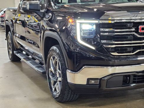 Used 2023 GMC Sierra 1500 SLT AWD/4WD image 11