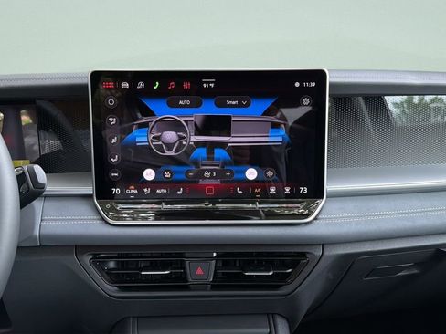New 2026 Volkswagen Tiguan SE AWD/4WD image 17