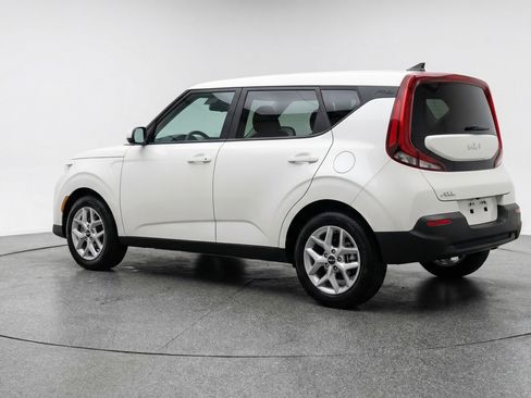 Used 2025 Kia Soul LX w/ LX Technology Package image 6