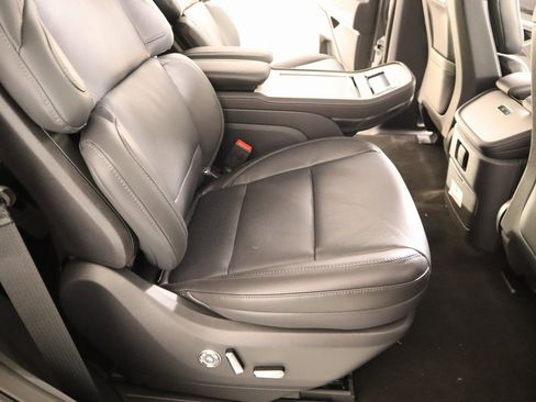 New 2025 Lincoln Navigator Reserve w/ Jet Appearance Package image 15