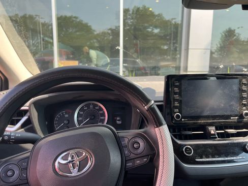 Used 2022 Toyota Corolla LE FWD image 7