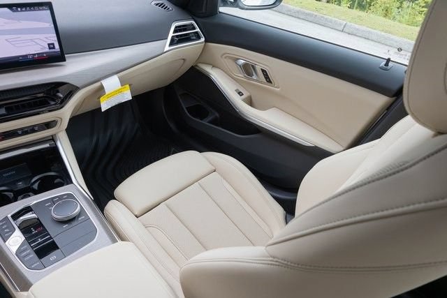 Used 2025 BMW 330i xDrive Sedan w/ Premium Package AWD/4WD image 27
