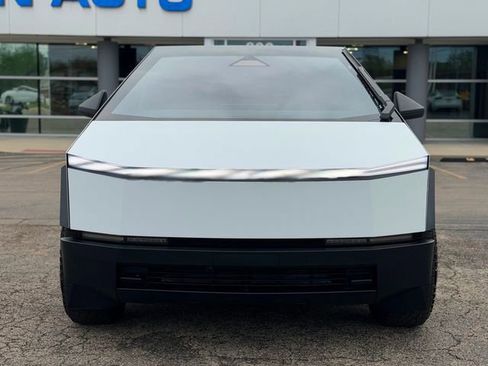 Used 2024 Tesla Cybertruck AWD Crew Cab image 2