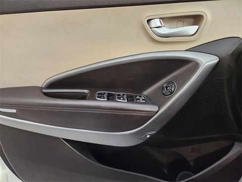 Used 2016 Hyundai Santa Fe Limited image 23