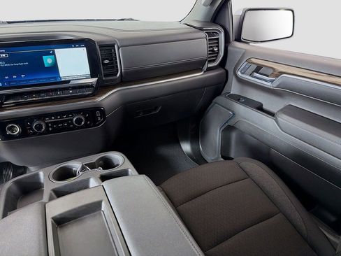 Used 2024 Chevrolet Silverado 1500 LT image 25