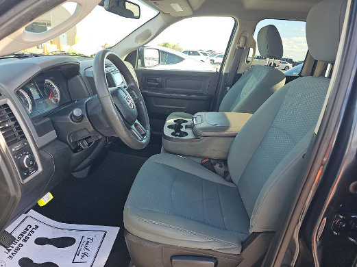 Used 2019 RAM 1500 Express AWD/4WD image 3
