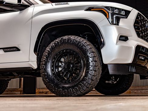 Used 2024 Toyota Sequoia Platinum image 16