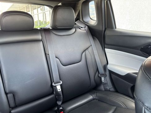 Used 2025 Jeep Compass Limited AWD/4WD image 38