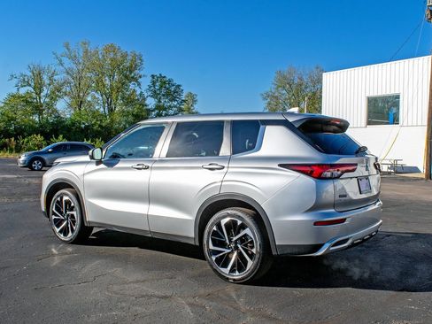 Used 2024 Mitsubishi Outlander SE image 7