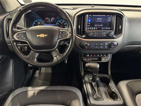 Used 2020 Chevrolet Colorado Z71 w/ Z71 Midnight Edition image 18