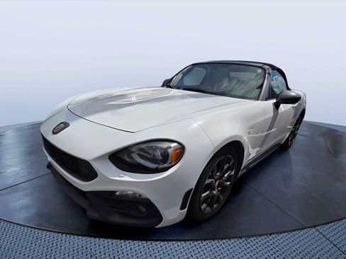 Used 2017 FIAT 124 Spider Abarth RWD image 3
