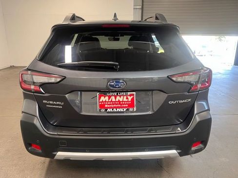 Used 2025 Subaru Outback Limited image 4