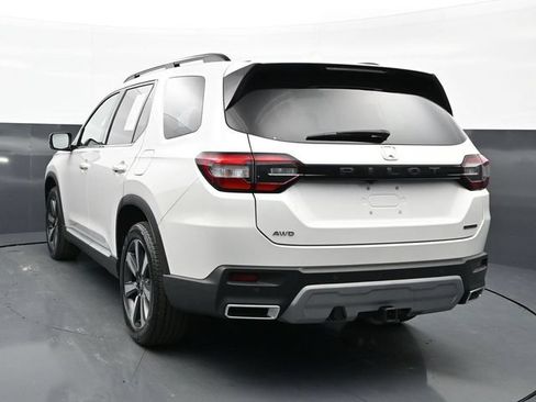 Used 2025 Honda Pilot Touring image 5