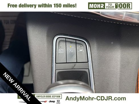 Used 2021 Cadillac Escalade ESV Premium Luxury w/ Driver Assist Tech Package image 23