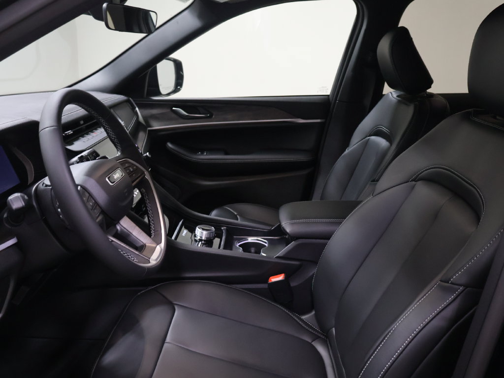 New 2027 Jeep Grand Cherokee Limited AWD/4WD image 9