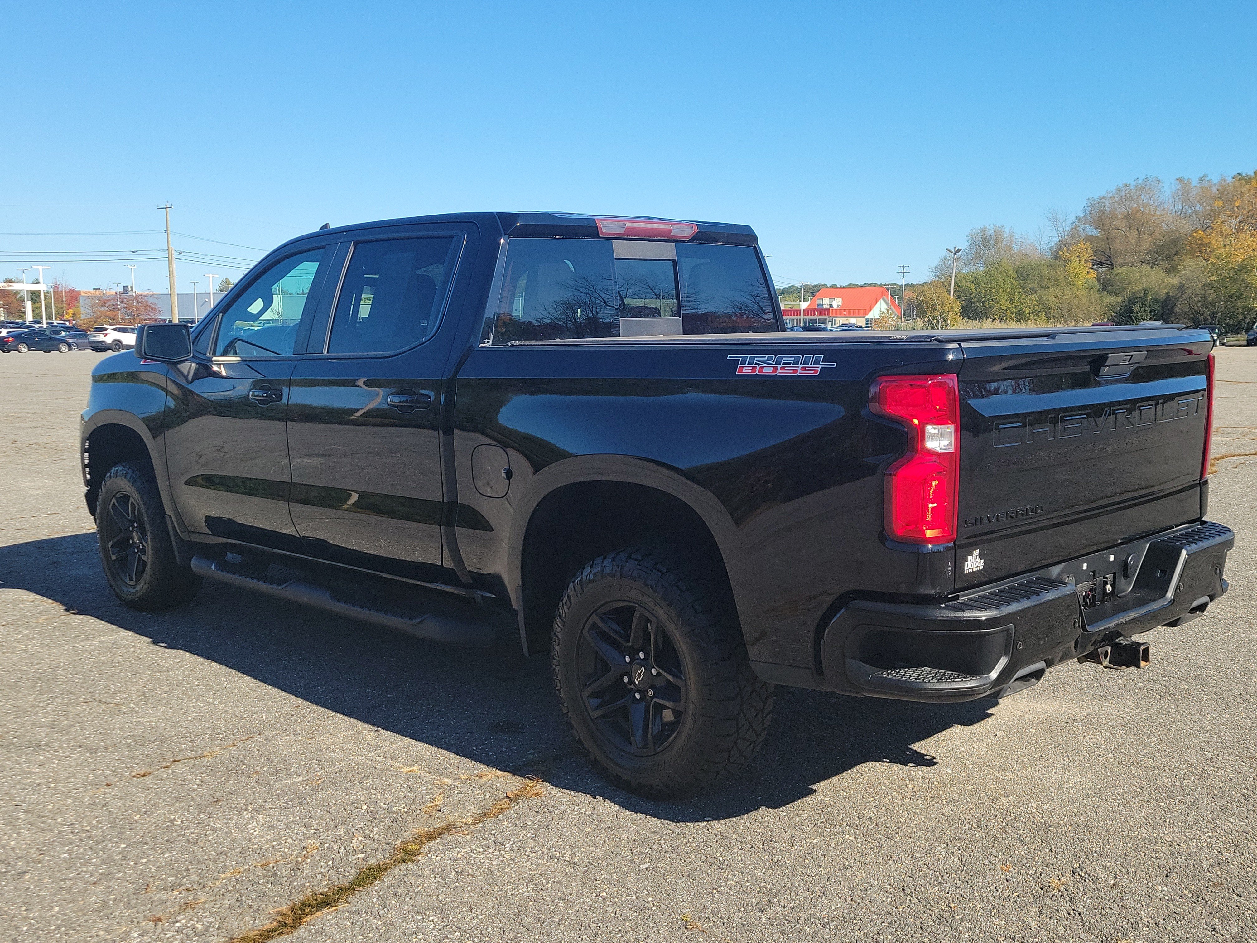 Used 2021 Chevrolet Silverado 1500 LT Trail Boss w/ Convenience Package II AWD/4WD image 7