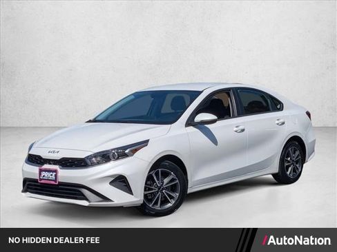 Used 2023 Kia Forte LXS w/ LXS Technology Package FWD image 1