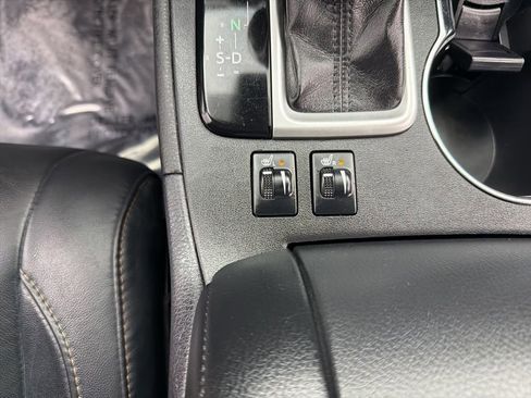 Used 2018 Toyota Highlander XLE AWD/4WD image 16