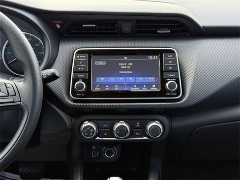 Used 2024 Nissan Kicks S image 15