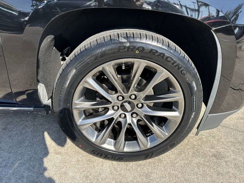 Used 2019 Cadillac Escalade Platinum w/ Escalade Sport Edition AWD/4WD image 60
