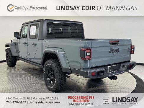 Used 2024 Jeep Gladiator Sport AWD/4WD image 7