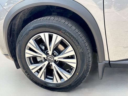 Used 2023 Nissan Rogue SV FWD image 41