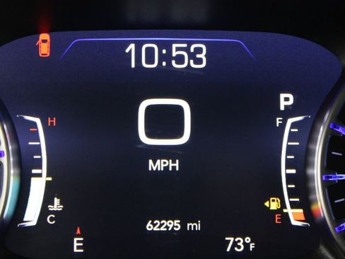 Used 2022 Chrysler Pacifica Touring-L FWD image 38