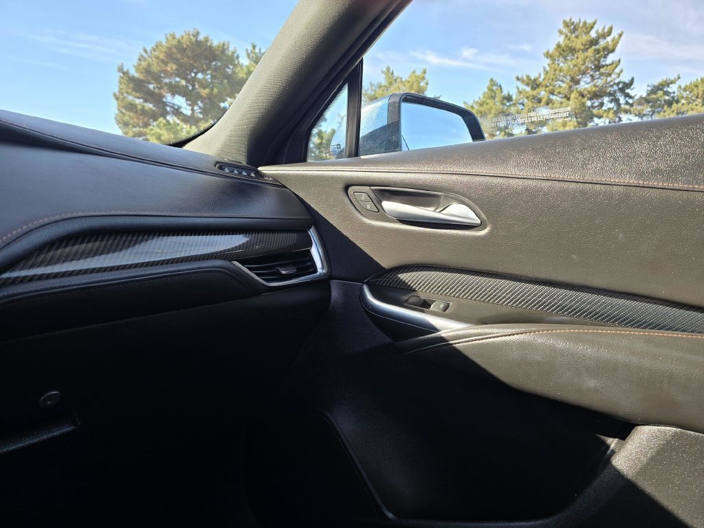 Used 2021 Cadillac XT4 Sport w/ Enhanced Visibility Package AWD/4WD image 31