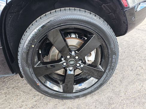 Used 2024 Land Rover Defender 110 X-Dynamic SE image 35