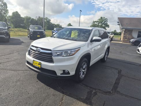 Used 2015 Toyota Highlander XLE AWD/4WD image 4