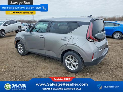 Used 2025 Kia Soul LX w/ LX Technology Package image 3