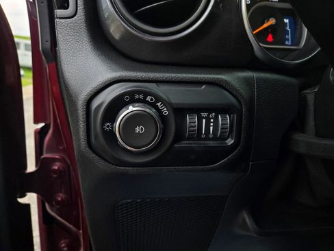 Used 2021 Jeep Wrangler Unlimited Sport AWD/4WD image 16