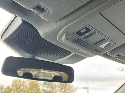 Used 2024 Ford Explorer Limited image 27