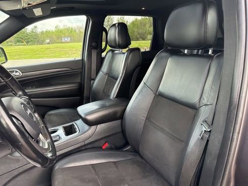 Used 2020 Jeep Grand Cherokee Altitude AWD/4WD image 12