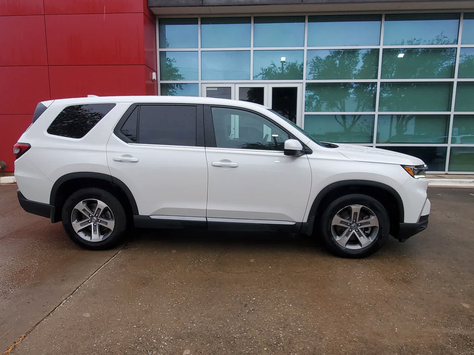 Used 2024 Honda Pilot EX-L image 7