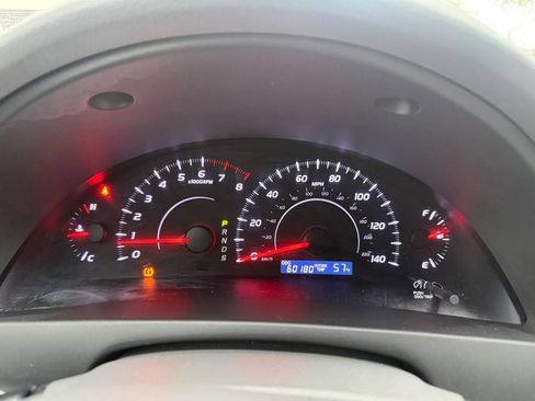 Used 2010 Toyota Camry image 29