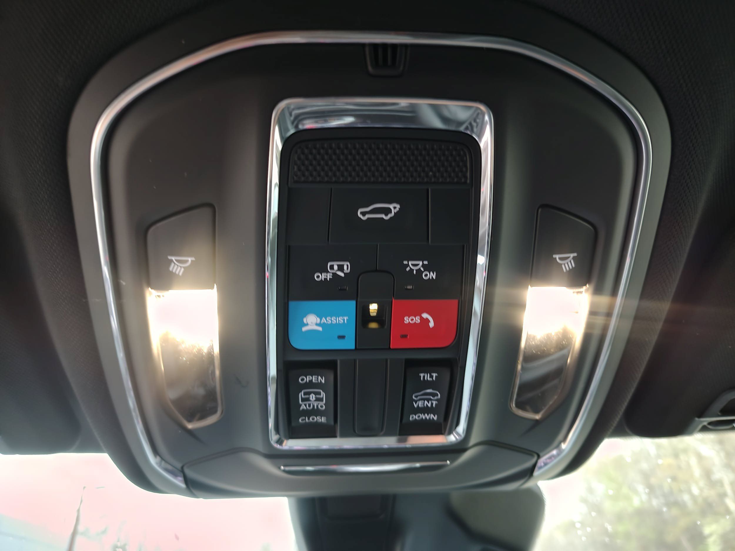 Certified 2024 Jeep Grand Cherokee Altitude AWD/4WD image 36