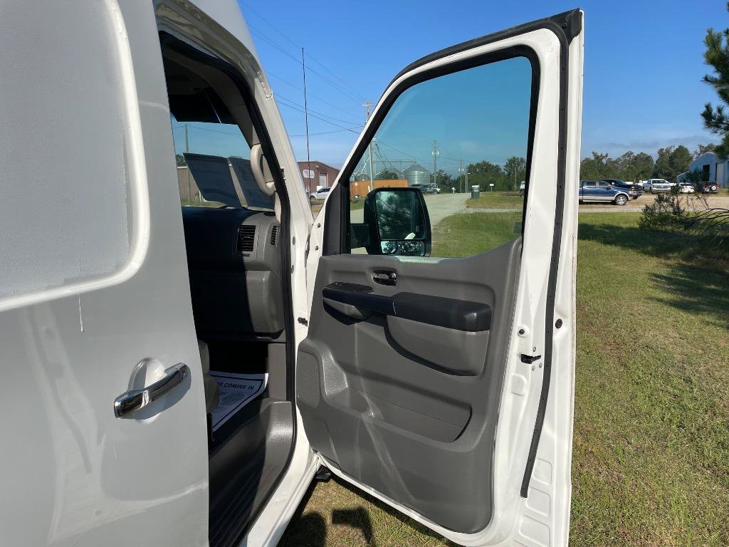 Used 2012 Nissan NV 2500 SV RWD image 14