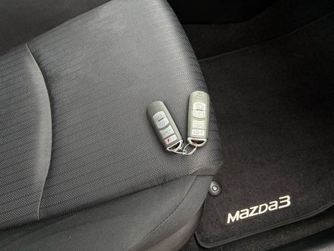 Used 2015 MAZDA MAZDA3 i SV image 24