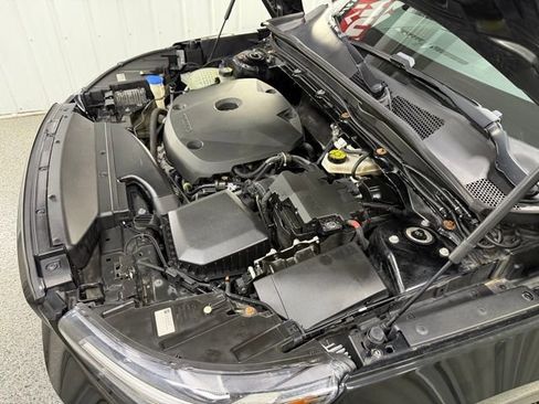 Used 2019 Volvo XC40 T5 R-Design image 29