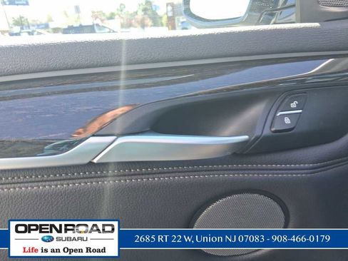 Used 2017 BMW X5 xDrive40e AWD/4WD image 16