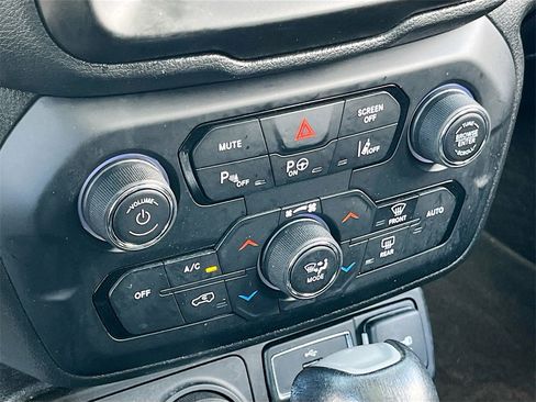 Used 2021 Jeep Renegade Limited w/ Sun & Sound Group image 16