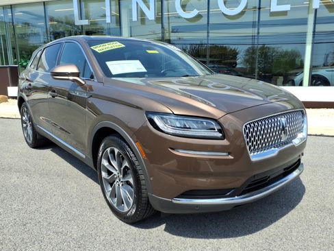 Certified 2022 Lincoln Nautilus Reserve w/ Equipment Group 201A AWD/4WD image 2