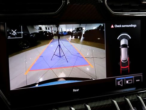 Used 2022 Lamborghini Urus image 19