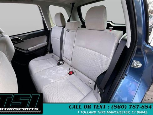 Used 2015 Subaru Forester 2.5i Premium AWD/4WD image 25