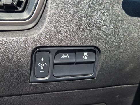 Used 2023 Kia Sorento LX FWD image 23