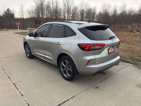 Used 2023 Ford Escape ST-Line w/ Tech Pack #1 AWD/4WD image 8