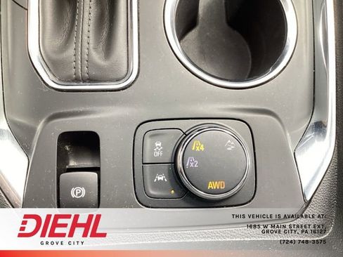 Used 2020 Chevrolet Traverse LT w/ Driver Confidence II Package AWD/4WD image 40
