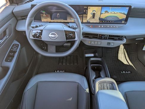 New 2026 Nissan Leaf SV+ w/ Illuminated Package FWD image 9