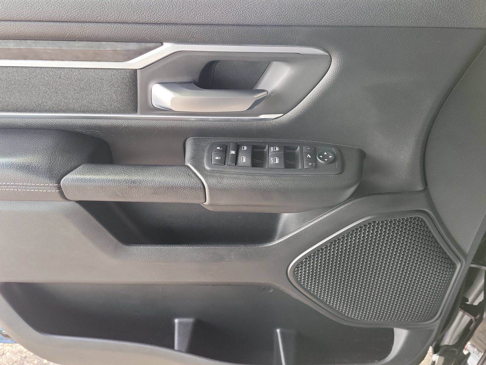 Used 2020 RAM 1500 Big Horn AWD/4WD image 16
